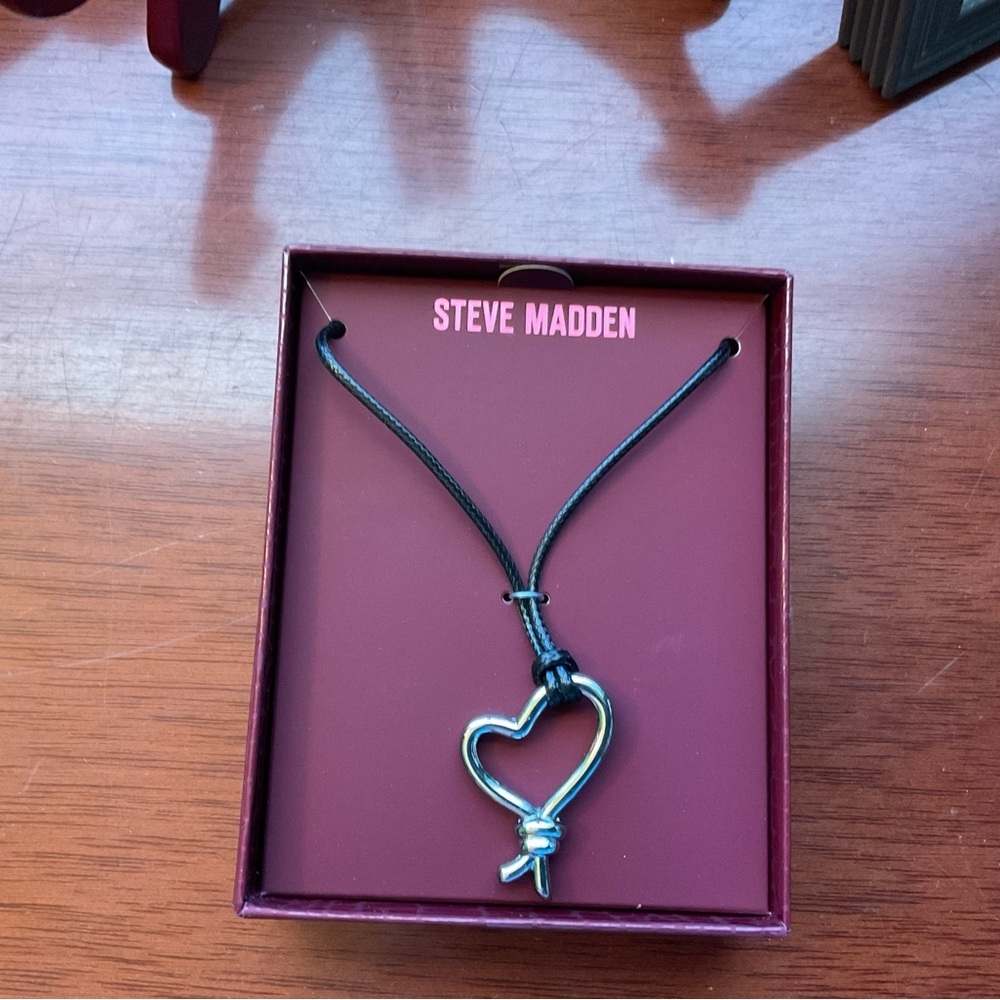Steve Madden Silver Heart Pendant Necklace & Hift Npx #YC